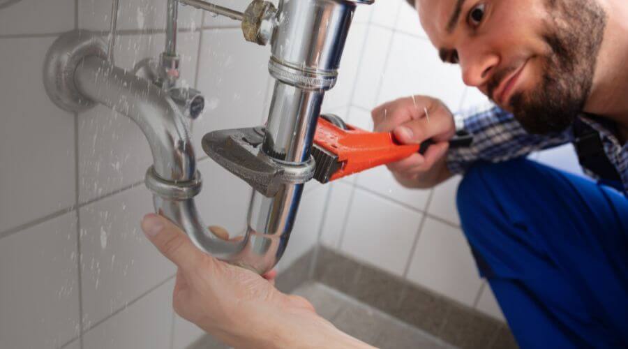 Toilet clog repair in Garrett, WY